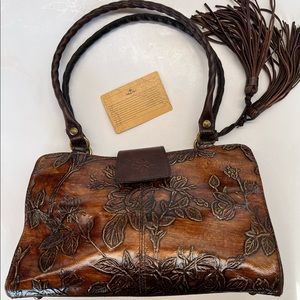 Patricia Nash Barkleaves pattern leather handbag in fabulous condition.